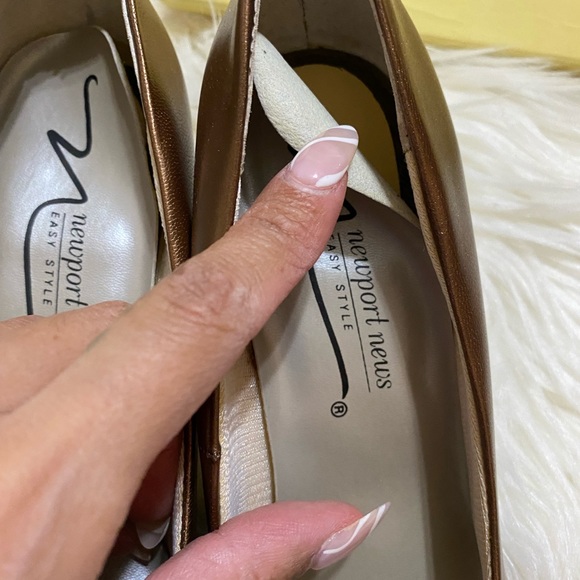 Newport News Heels - Picture 5 of 9